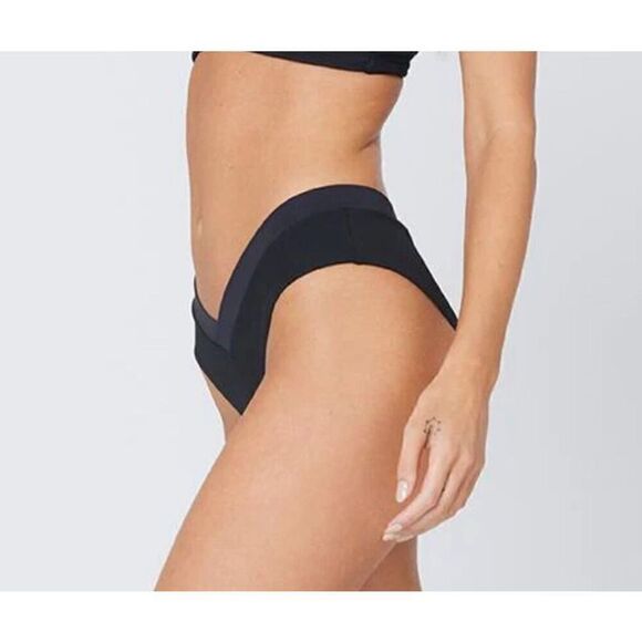 New. L*SPACE ribbed bikini set. S-top/M-bottom. Retails $187 - Picture 7 of 16